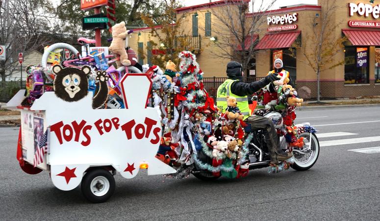 Chicagoland Toys for Tots Parade 2016