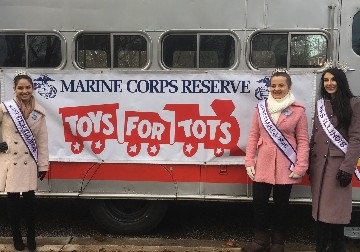 Toys for Tots parade in Chicago 2019